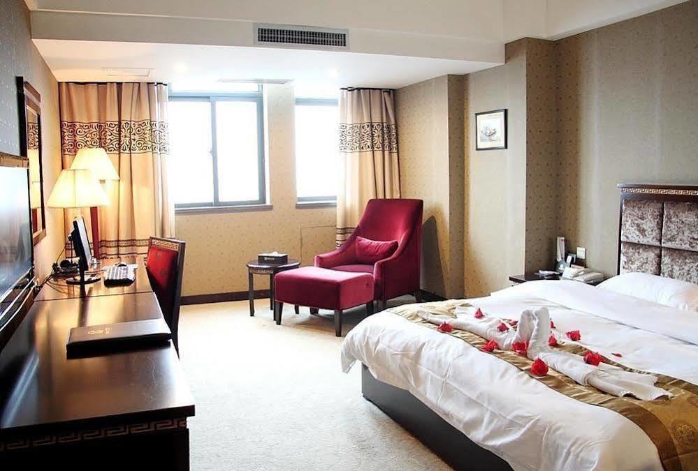 New Beacon Runfeng International Hotel 武汉 外观 照片