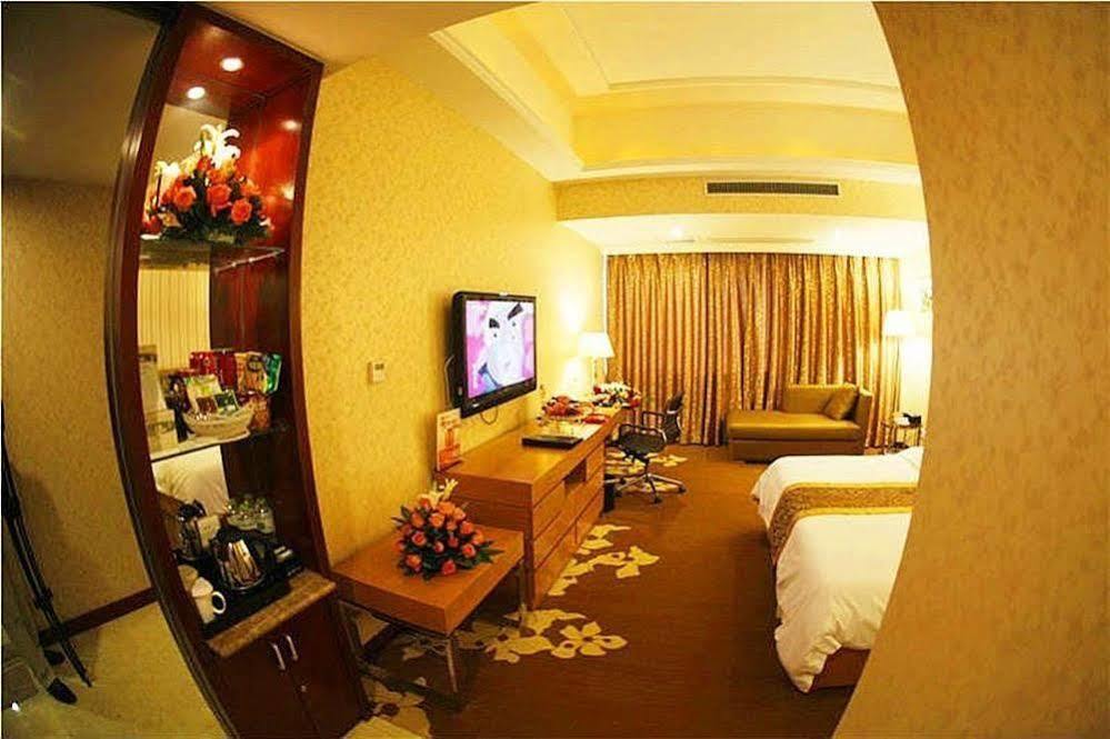 New Beacon Runfeng International Hotel 武汉 外观 照片
