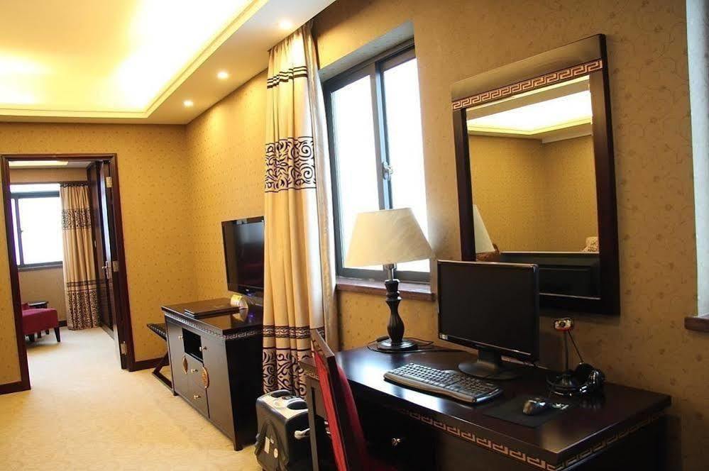 New Beacon Runfeng International Hotel 武汉 外观 照片