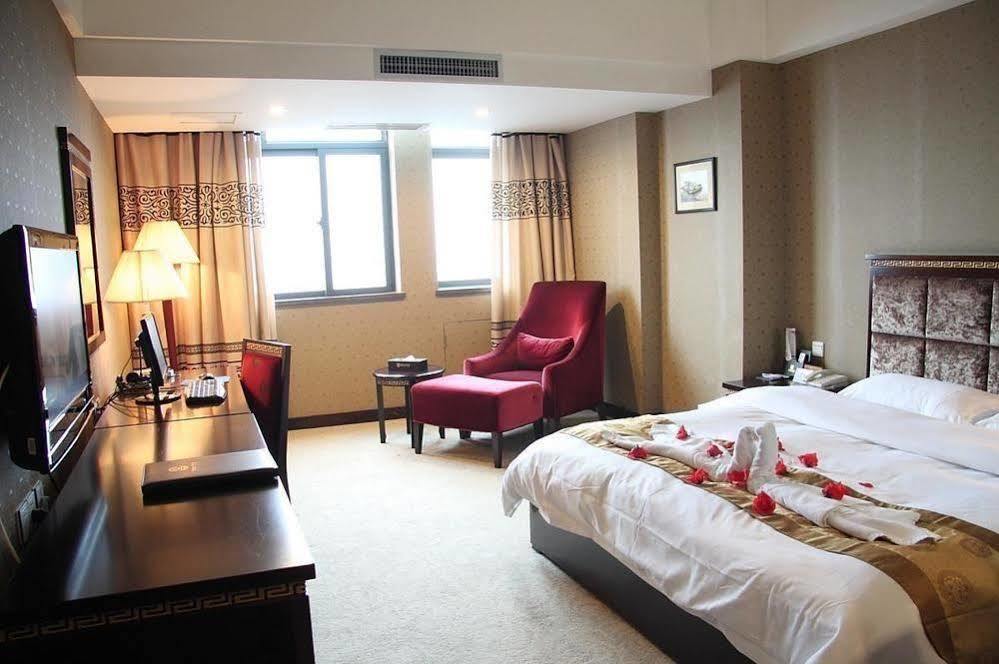 New Beacon Runfeng International Hotel 武汉 外观 照片